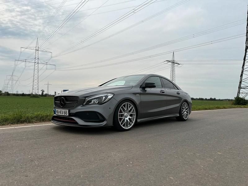 Grau Gebraucht 2017 Mercedes 250 Coupé | 16.999 € (Superpreis) - Bild 1/4