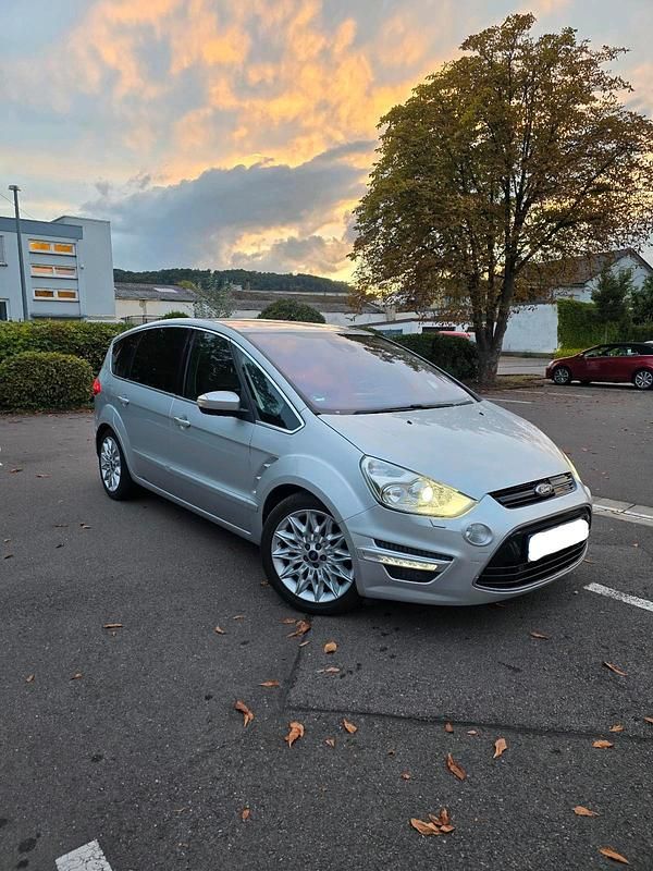 Silber Gebraucht 2014 Ford S-MAX S Van / Kleinbus | 7.900 € (Fairer Preis) - Bild 1/4