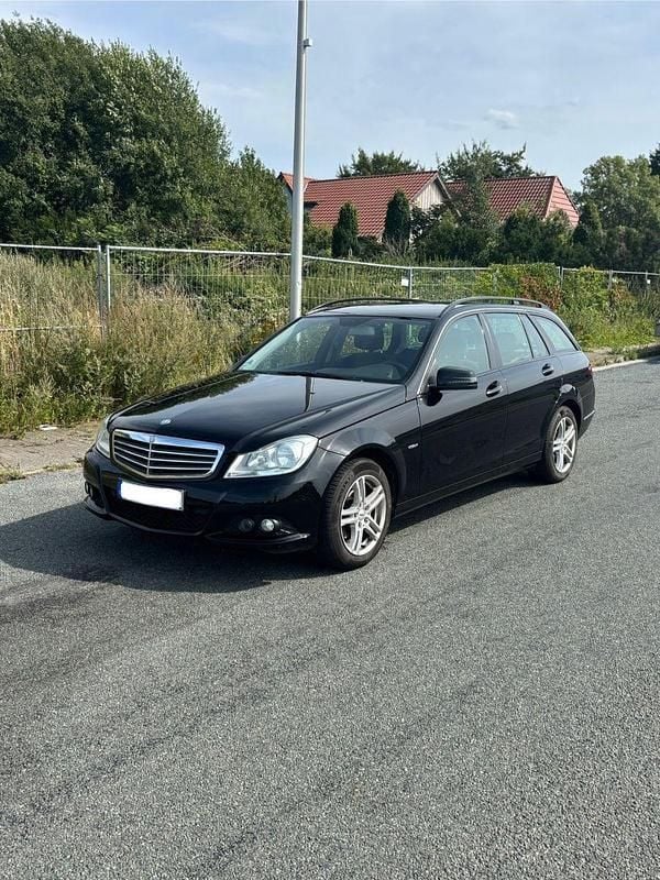 Schwarz Gebraucht 2012 Mercedes C180 Kombi | 7.000 € (Fairer Preis) - Bild 1/4