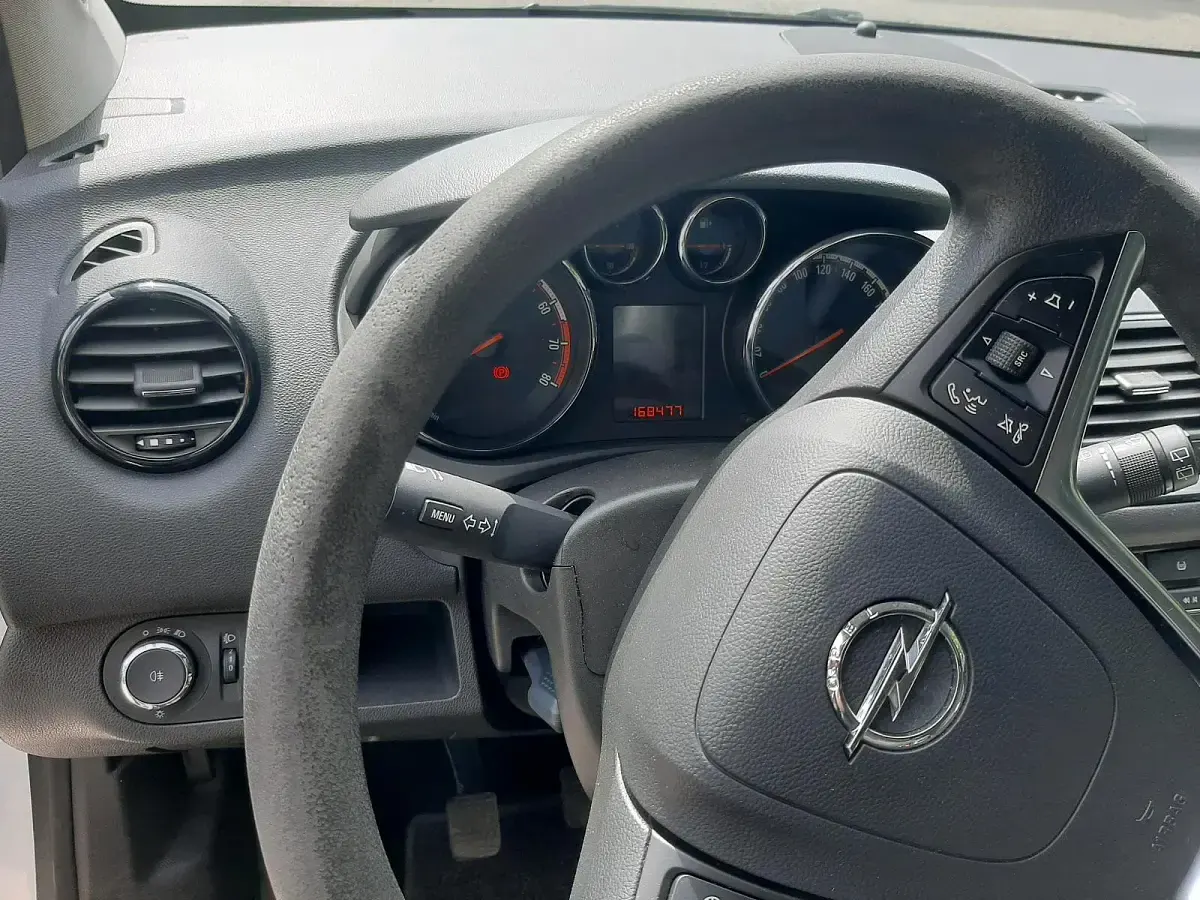 Gebraucht Opel Meriva 101 PS (74 kW) 2010 Weiß Van / Kleinbus