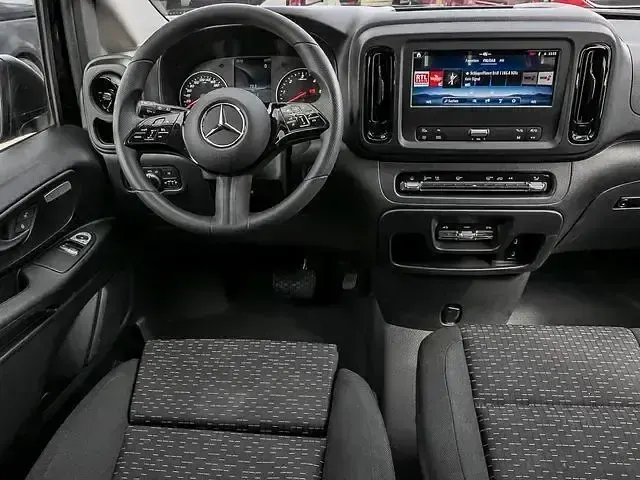 Gebraucht Mercedes Vito 163 PS (119 kW) 2025 Schwarz Van