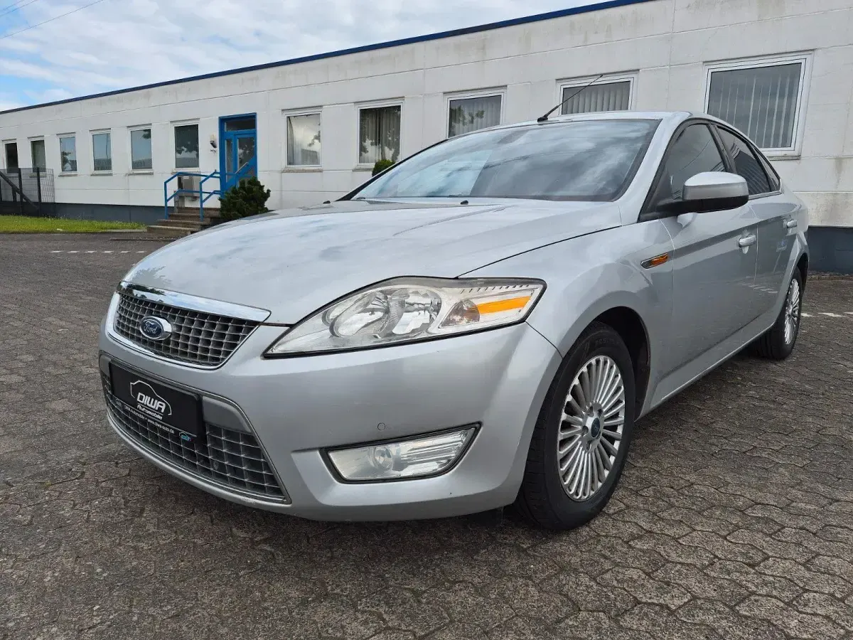 Gebraucht Ford Mondeo Titanium 116 PS (85 kW) 2010 Silber Limousine