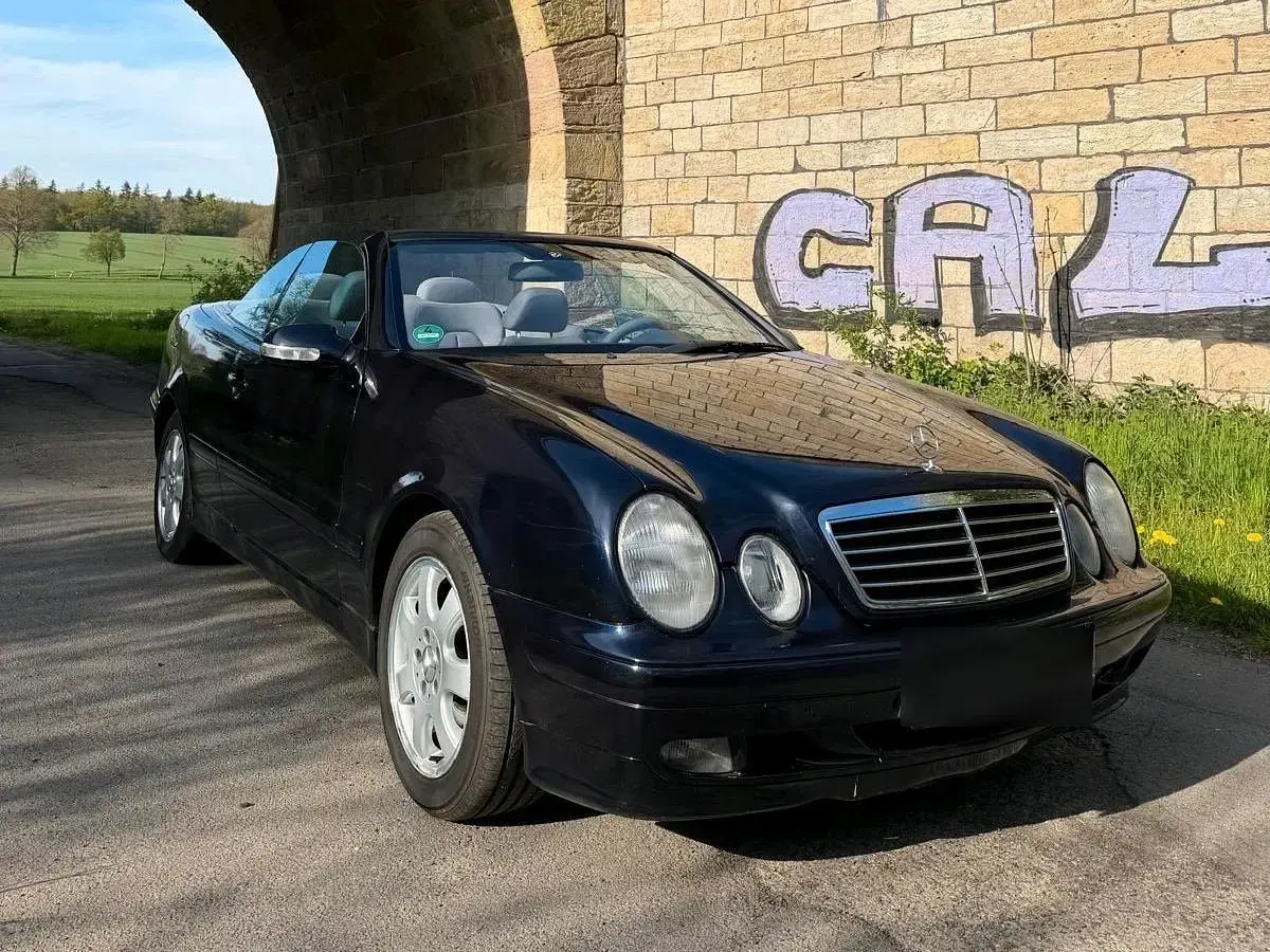 Gebraucht Mercedes CLK200 163 PS (119 kW) 2002 Blau Cabrio