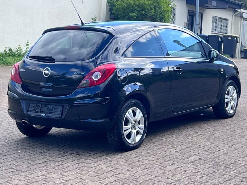Brugt Opel Corsa Satellite 69 HK (50 kW) 2011 Sort Sedan