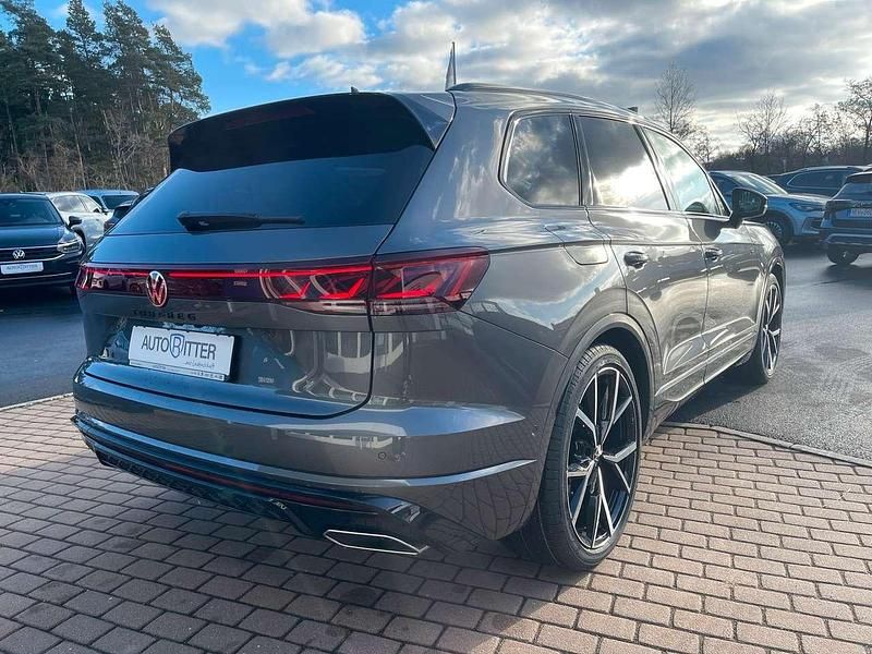 Neu VW Touareg R-line 286 PS (210 kW) 2025 Grau SUV