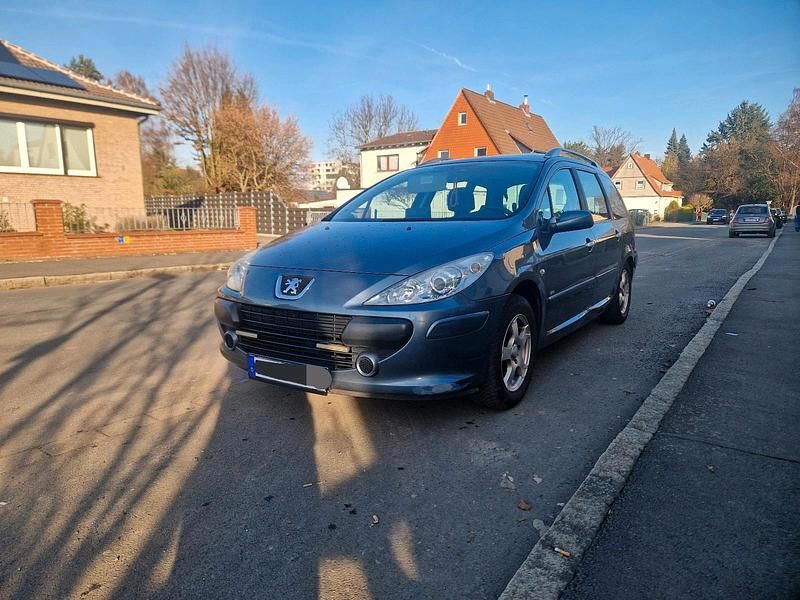 Andere farben Gebraucht 2005 Peugeot 307 Limousine | 2.300 € (Etwas zu teuer) - Bild 1/4