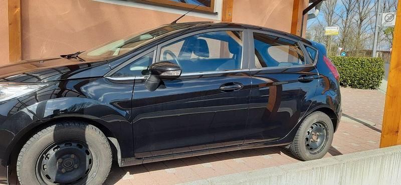 Gebraucht Ford Fiesta Titanium 95 PS (69 kW) 2013 Schwarz Kleinwagen