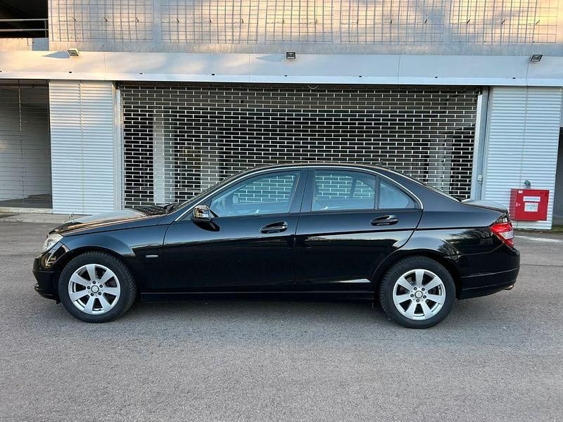 Second-hand Mercedes C180 Elegance 156 CP (114 kW) 2010 Negru Berlinǎ