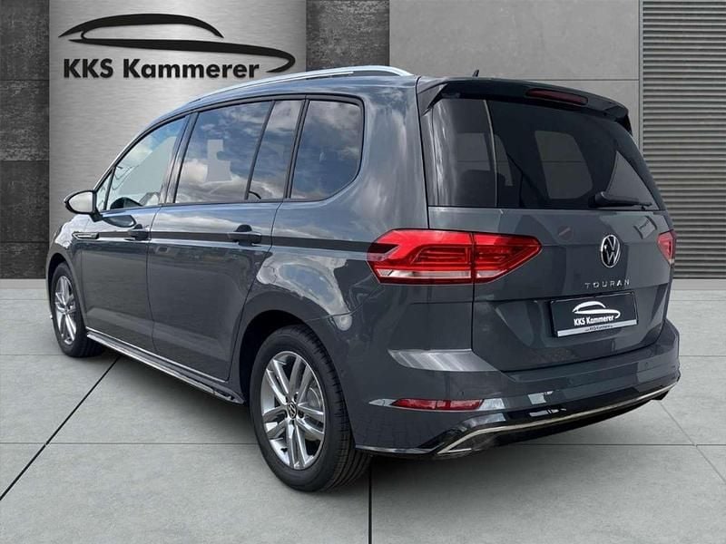 Neu VW Touran Comfortline 150 PS (110 kW) 2025 Delfingrau metallic Van / Kleinbus