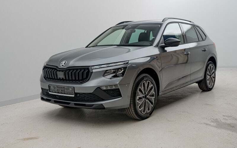 Graphitegrau metallic Neu 2025 Skoda Kamiq Drive SUV | 36.600 € - Bild 1/4