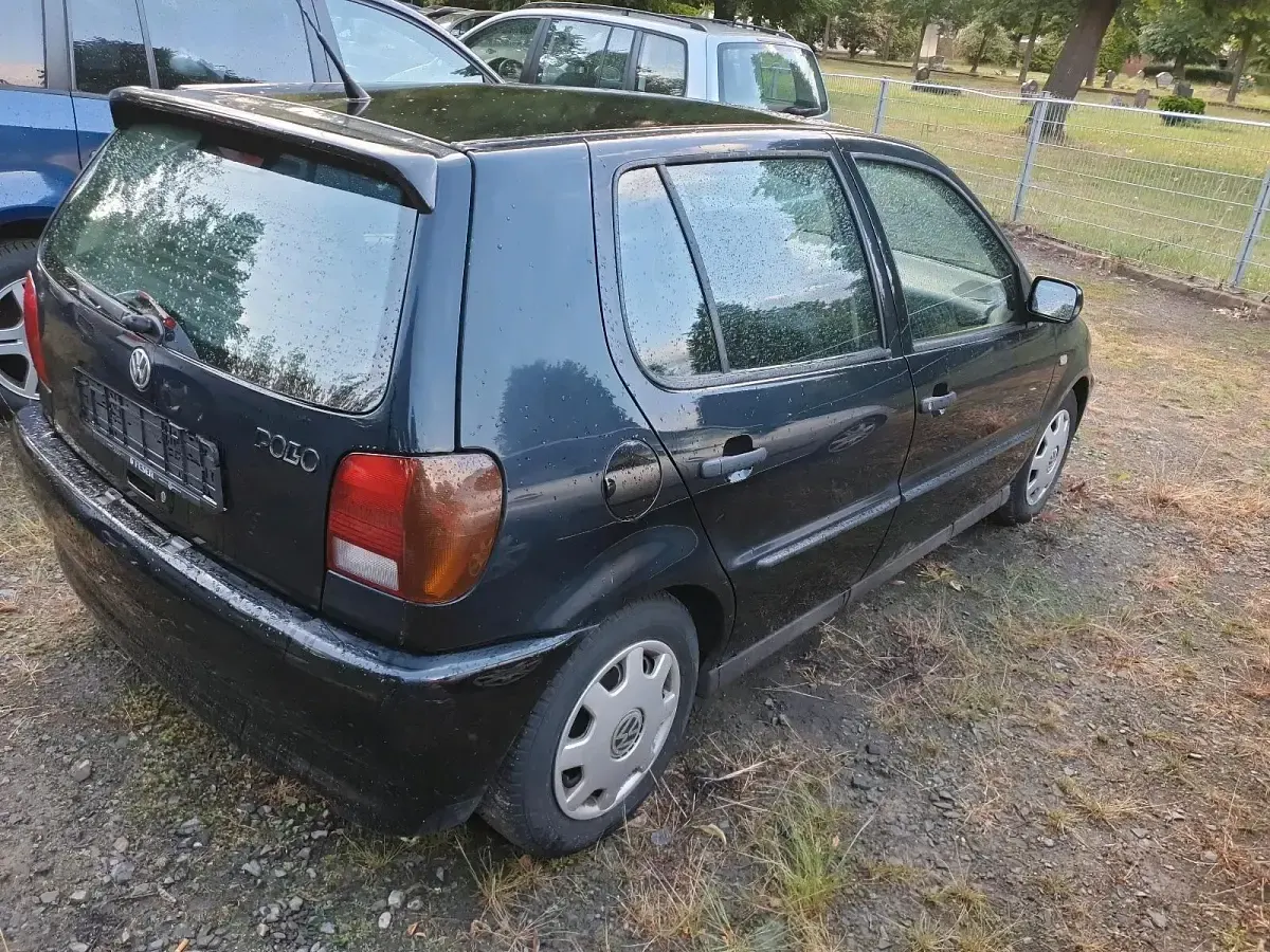 Gebraucht VW Polo 75 PS (55 kW) 1997 Schwarz Kleinwagen
