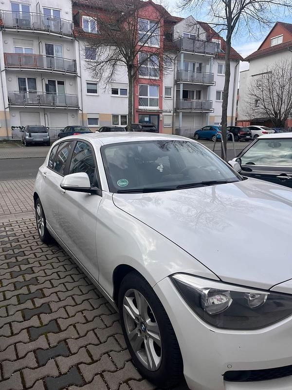 Gebraucht BMW 118 143 PS (105 kW) 2015 Weiß Kleinwagen