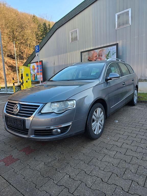 Grau Gebraucht 2008 VW Passat Highline Kombi | 4.900 € (Etwas zu teuer) - Bild 1/4