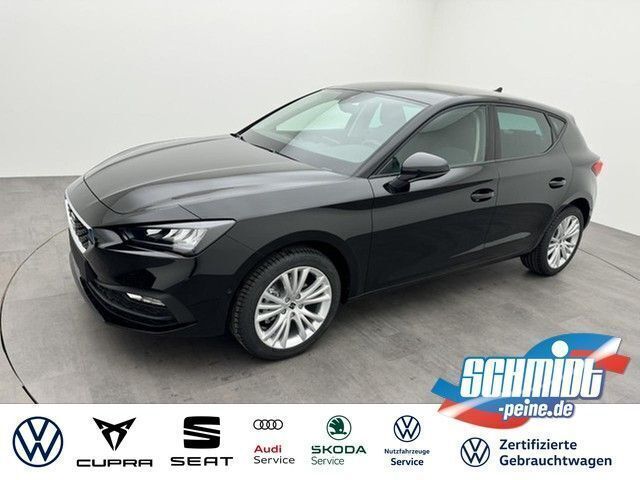 Midnight schwarz (black), metallic Gebraucht 2024 Seat Leon Limousine | 23.600 € (Fairer Preis) - Bild 1/4