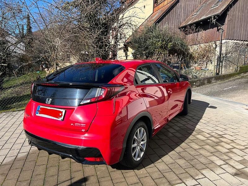 Gebraucht Honda Civic Elegance 141 PS (103 kW) 2016 Rot Limousine