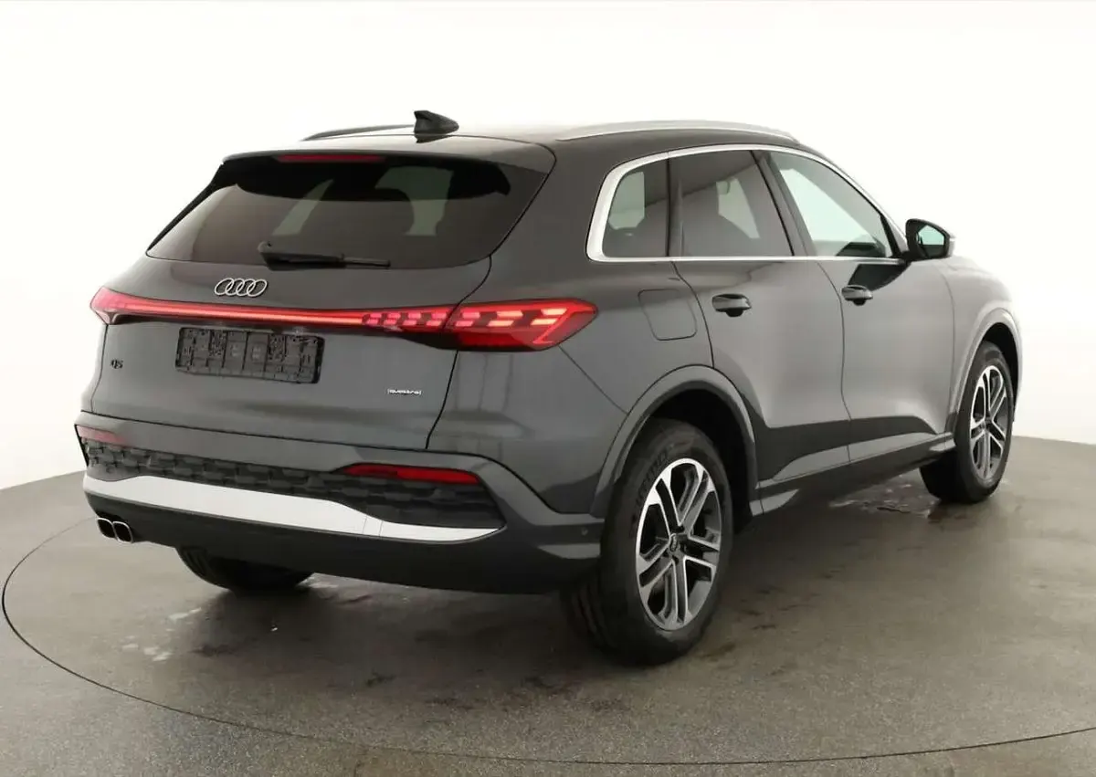 Neu Audi Q5 Sport 204 PS (150 kW) 2026 Tamboragrau metallic SUV
