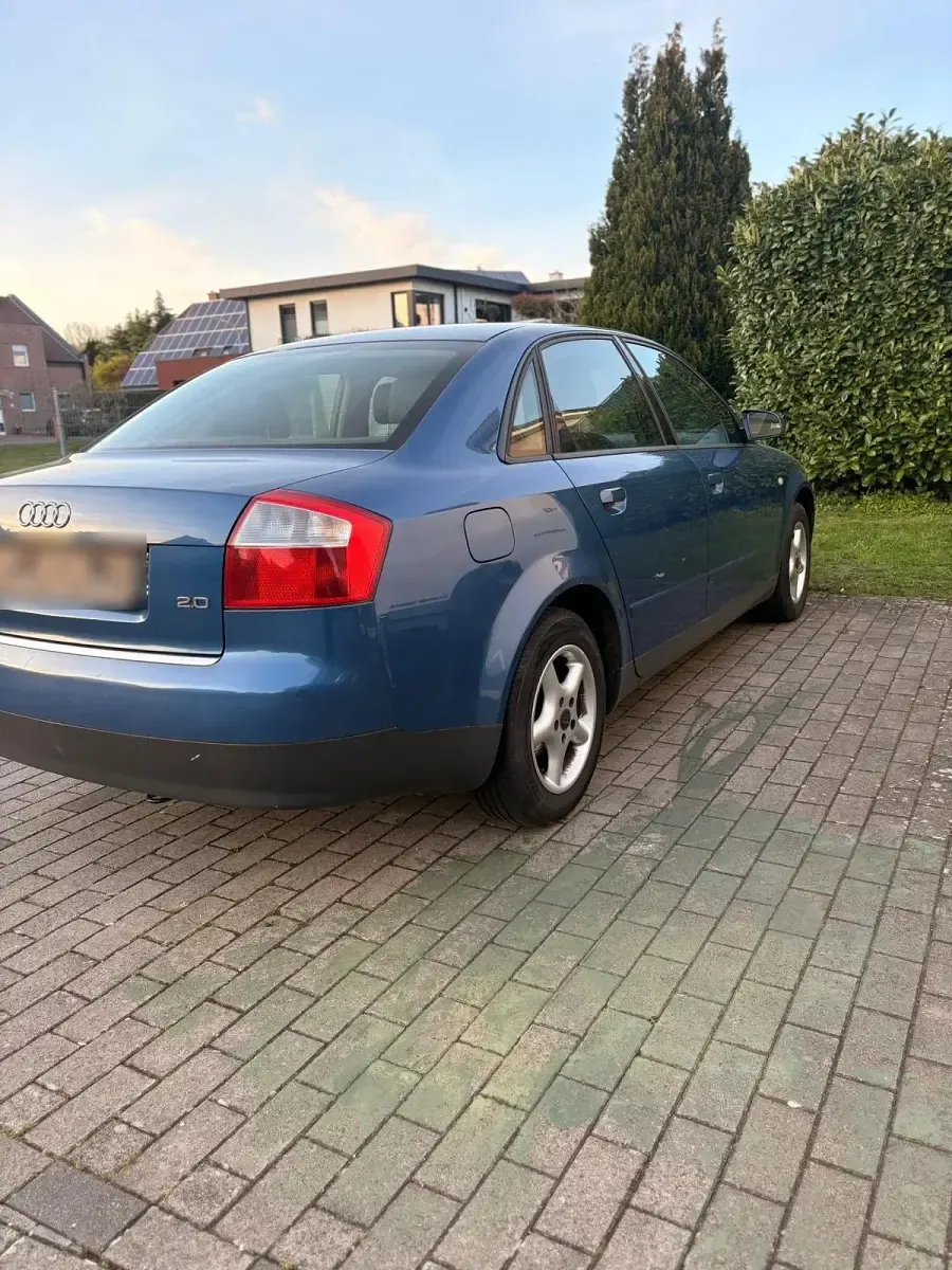 Gebraucht Audi A4 130 PS (95 kW) 2003 Blau Kombi