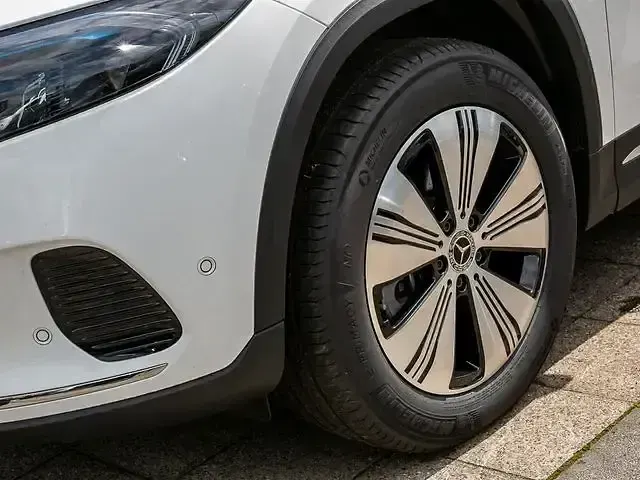 Gebraucht Mercedes EQA250+ Advanced 139 kW (190 PS) 2025 Weiß SUV