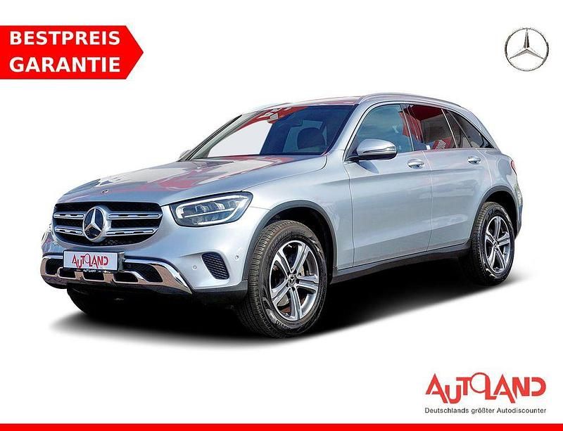 Hightechsilber metallic (metallic) Gebraucht 2022 Mercedes GLC220 SUV | 42.990 € (Superpreis) - Bild 1/4