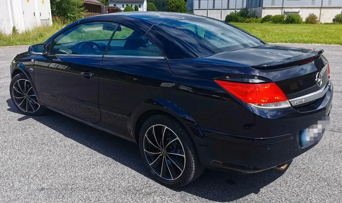 Gebraucht Opel Astra 145 PS (106 kW) 2007 Schwarz Cabrio