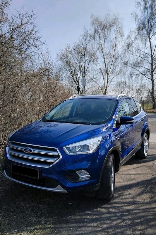Gebraucht Ford Kuga 150 PS (110 kW) 2018 Blau SUV