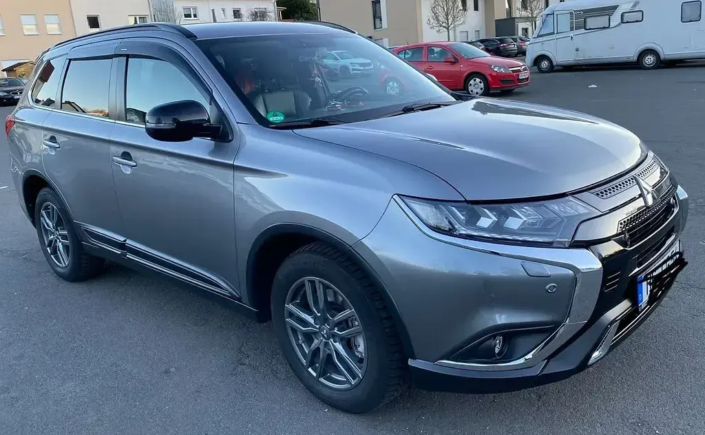 Gebraucht Mitsubishi Outlander Active 150 PS (110 kW) 2019 Grau SUV