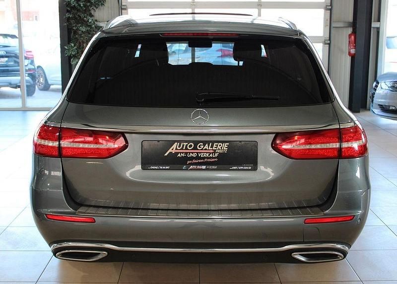 Second-hand Mercedes E220 Avantgarde 194 CP (142 kW) 2018 Gri Break