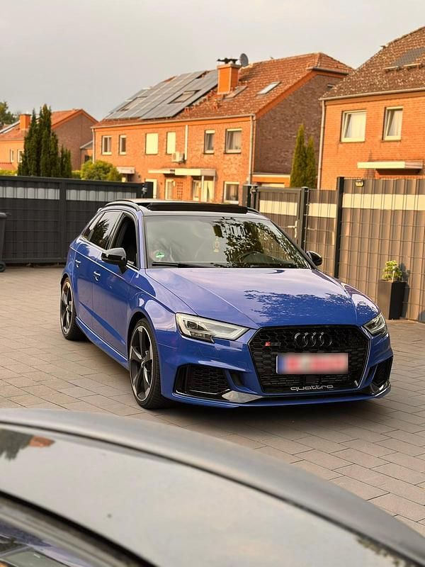 Gebraucht Audi RS3 Ambiente 400 PS (294 kW) 2020 Blau Limousine