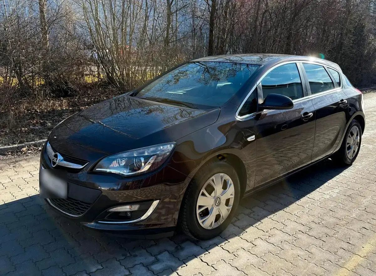 Gebraucht Opel Astra 110 PS (80 kW) 2014 Braun Kleinwagen