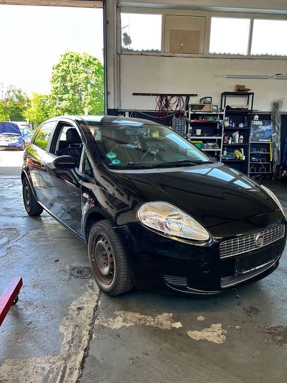 Schwarz Gebraucht 2009 Fiat Punto Kleinwagen | 1.700 € (Fairer Preis) - Bild 1/4