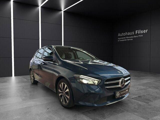 Denimblau Gebraucht 2021 Mercedes B220 Style Van / Kleinbus | 30.992 € (Etwas zu teuer) - Bild 1/4