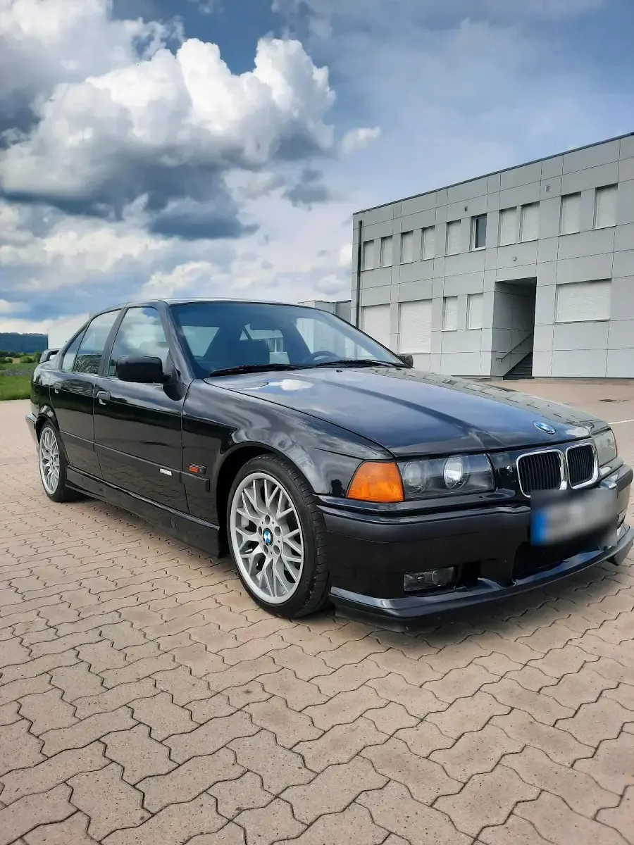 Gebraucht BMW 318 140 PS (102 kW) 2004 Schwarz Limousine