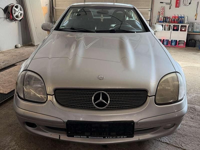 Silber Gebraucht 2003 Mercedes SLK200 Cabrio | 1.450 € - Bild 1/4