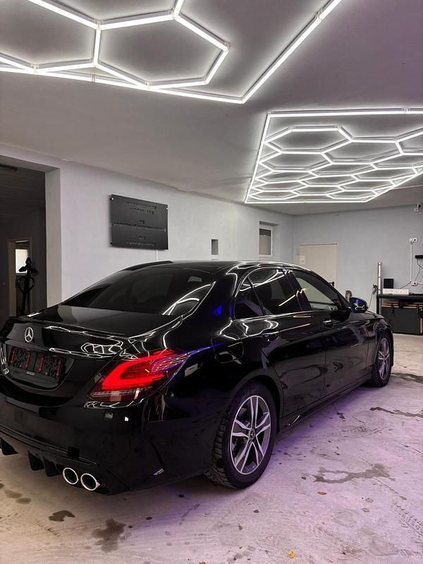 Schwarz Gebraucht 2019 Mercedes C43 AMG AMG line Limousine | 27.000 € - Bild 1/4