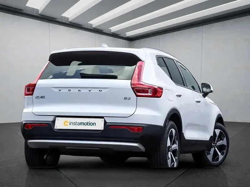 Gebraucht Volvo XC40 Core 163 PS (119 kW) 2025 Weiß SUV