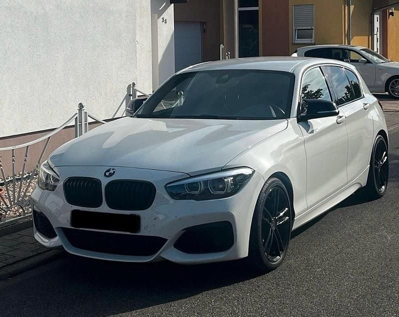 Weiß Gebraucht 2019 BMW M140 M Sport Limousine | 27.000 € (Guter Preis) - Bild 1/4