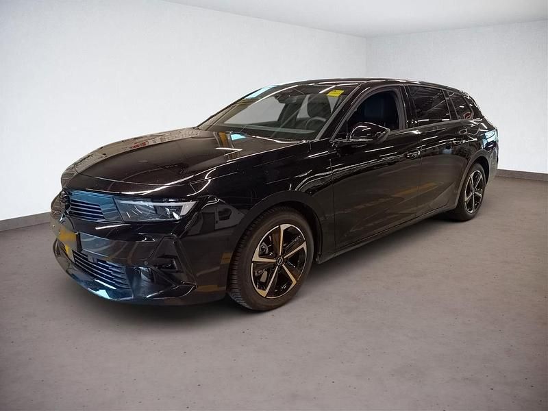 Gebraucht Opel Astra 131 PS (96 kW) 2024 Schwarz Kombi