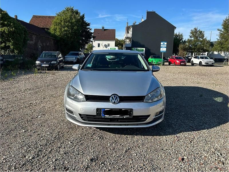 Silber Gebraucht 2013 VW Golf VII Limousine | 6.900 € (Fairer Preis) - Bild 1/4