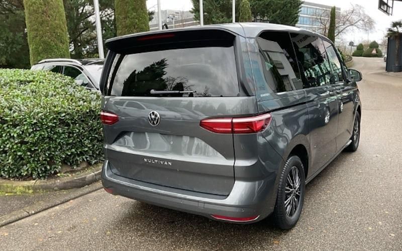 Gebraucht VW Multivan 150 PS (110 kW) 2026 Grau Van