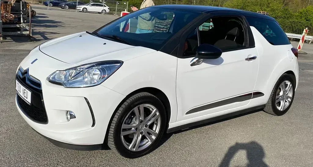 Gebraucht Citroën DS3 Chic 82 PS (60 kW) 2015 Weiß Kleinwagen