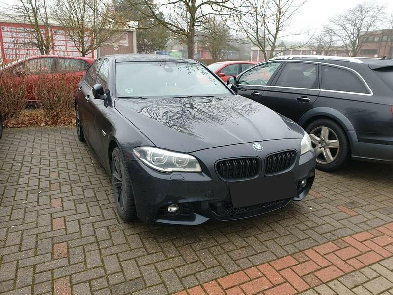 Gebraucht BMW 520 Sport Line 184 PS (135 kW) 2014 Schwarz Limousine