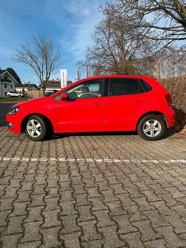 Gebraucht VW Polo 75 PS (55 kW) 2016 Rot Kleinwagen