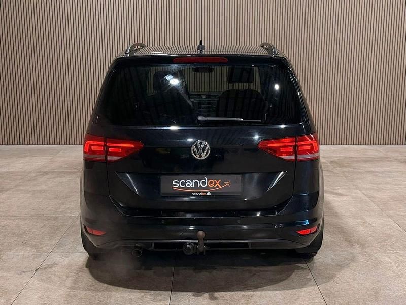 Gebraucht VW Touran 150 PS (110 kW) 2016 Schwarz Van / Kleinbus
