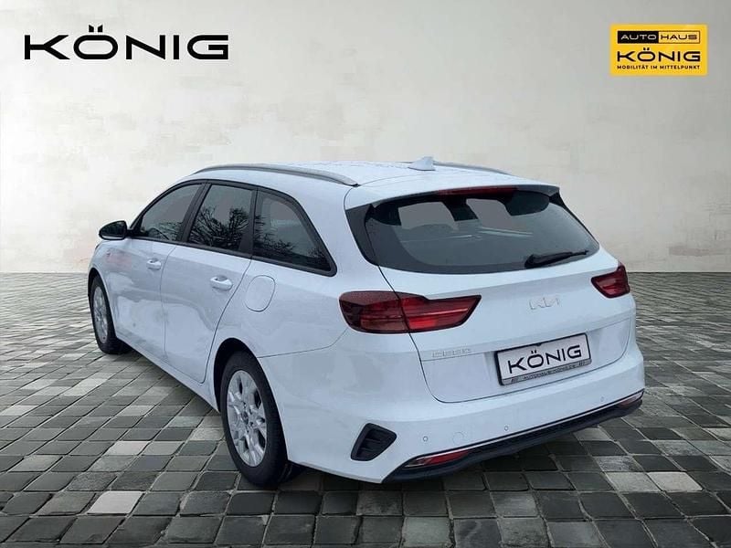 Second-hand Kia Ceed 101 CP (74 kW) 2023 Alb Hatchback