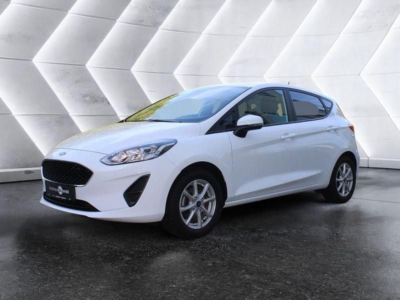 Weiß Gebraucht 2020 Ford Fiesta Cool & Connect Kleinwagen | 9.900 € (Fairer Preis) - Bild 1/4