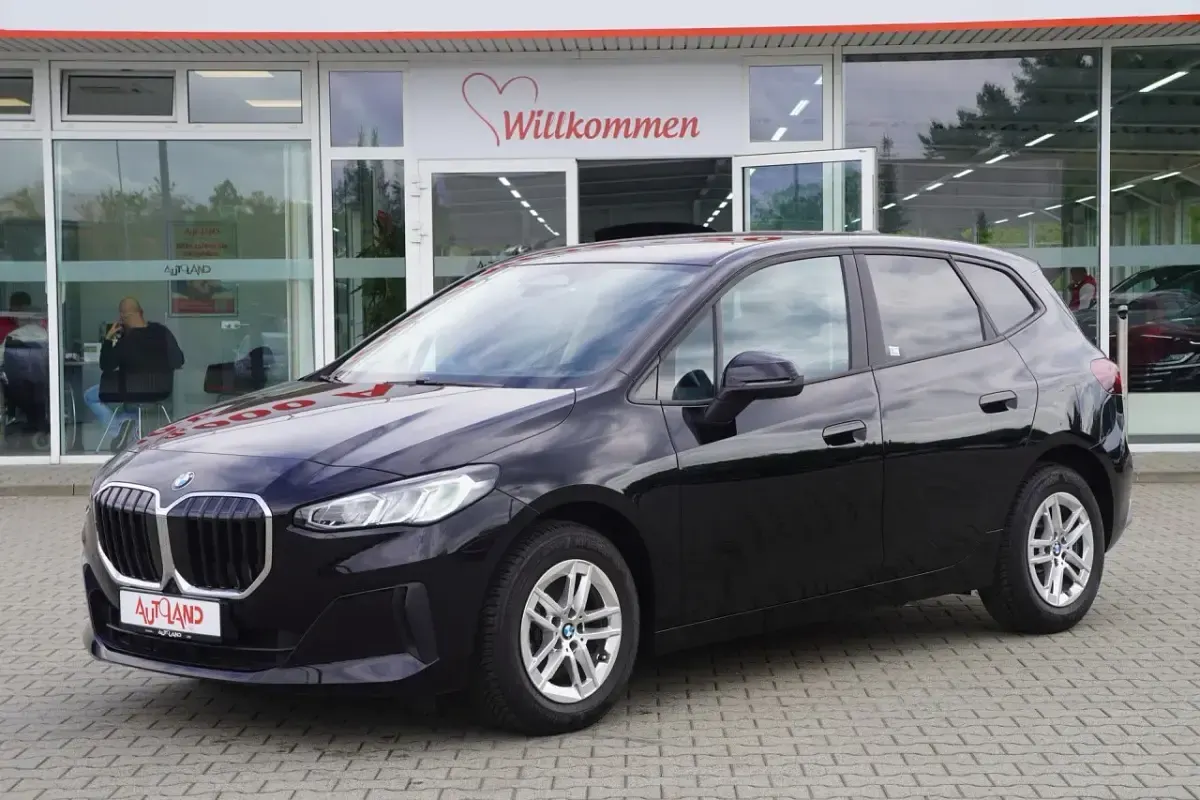 Gebraucht BMW 218 Active Tourer 136 PS (100 kW) 2022 Schwarz Van / Kleinbus