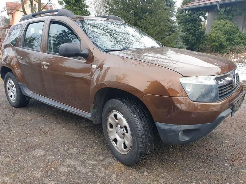 Second-hand Dacia Duster 110 CP (80 kW) 2012 Maro SUV