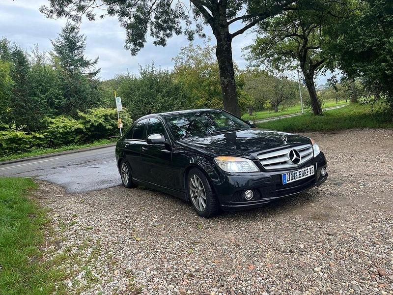 Schwarz Gebraucht 2007 Mercedes C200 Classic Limousine | 5.850 € - Bild 1/4