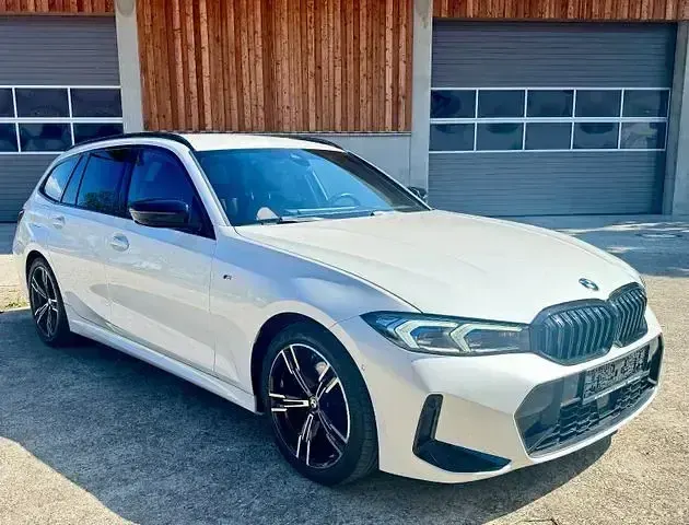 Gebraucht BMW 320 M Sport 190 PS (139 kW) 2023 Weiß Kombi