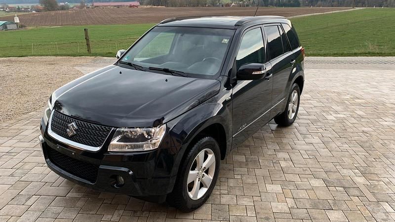 Gebraucht Suzuki Grand Vitara 129 PS (94 kW) 2011 Schwarz SUV